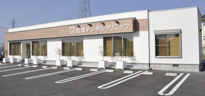 インプラント・審美歯科の無料相談随時受付中｜行橋市行事の歯科医院・歯医者｜加茂デンタルクリニック